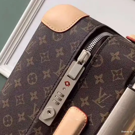 55 Louis HORIZON Vuitton 0615